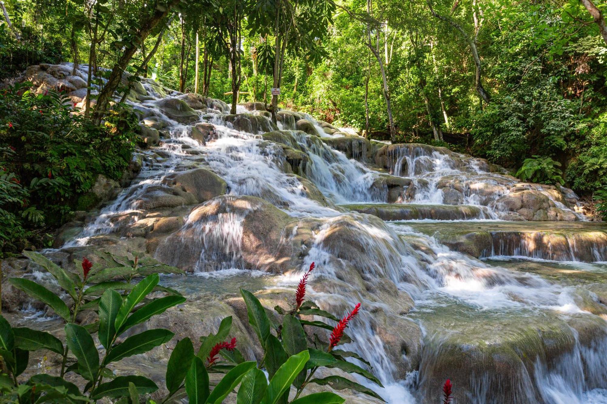 Sandals Dunns River All Inclusive Couples Only โอโชรีโอส ภายนอก รูปภาพ